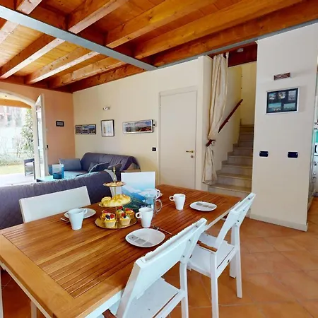 Borgo Del Torchio H3 Bybookinggardalake Manerba del Garda